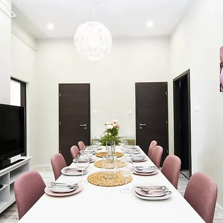 Ultra And Stylish With Ac Budapest