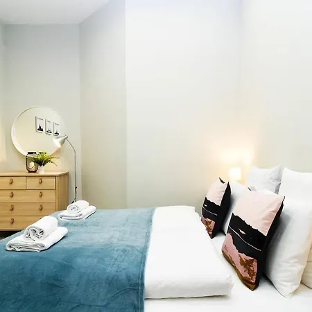 Ultra And Stylish With Ac Budapest