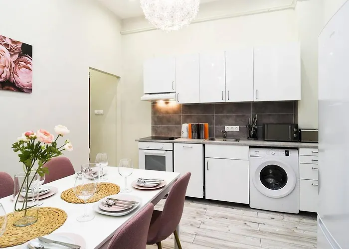 Ultra And Stylish With Ac Budapest